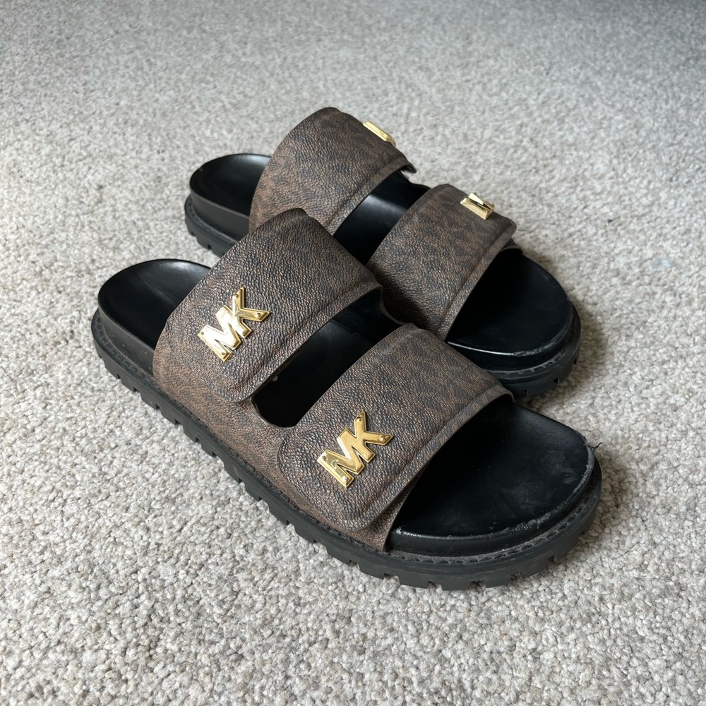 Chunky Michael Kors sandals